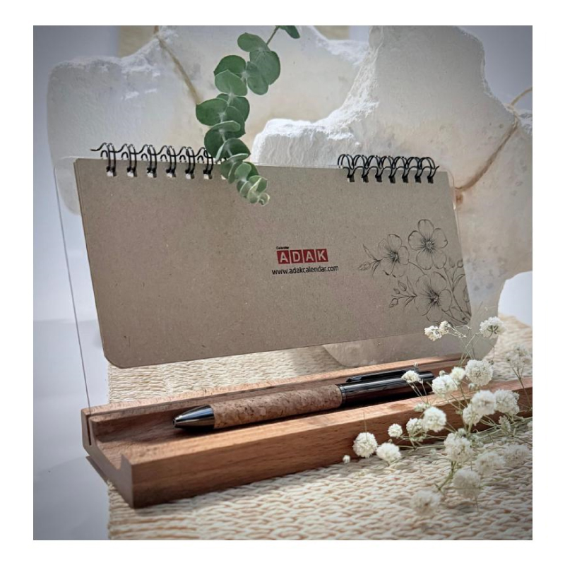 تقویم رومیزی چوبی 1405 آداک - طرح بندی