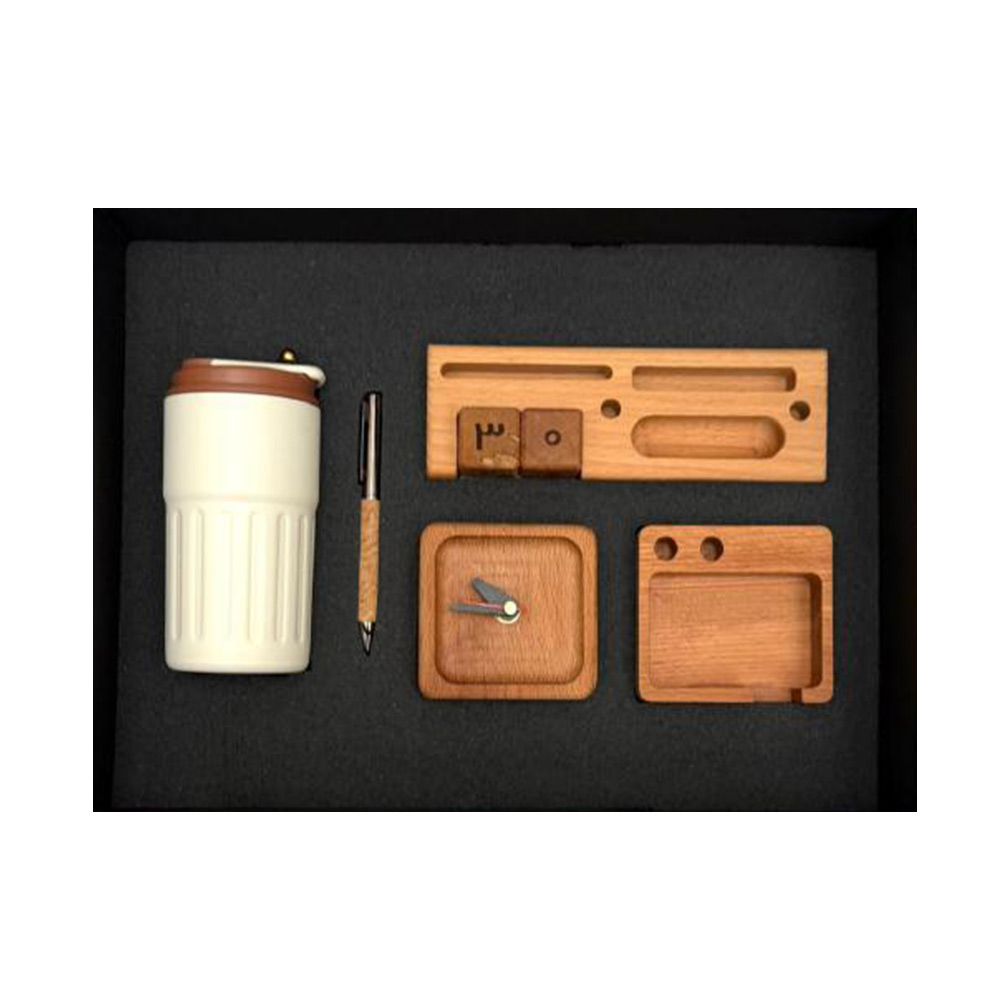 ست هدیه چوبی 1405 آداک ست رایا - حکاکی اسم و لوگو